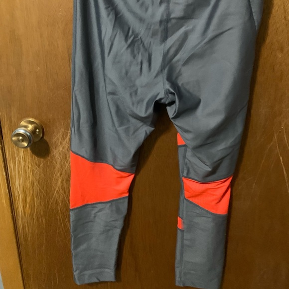 2 for 15$// Under armer leggings - Picture 2 of 2